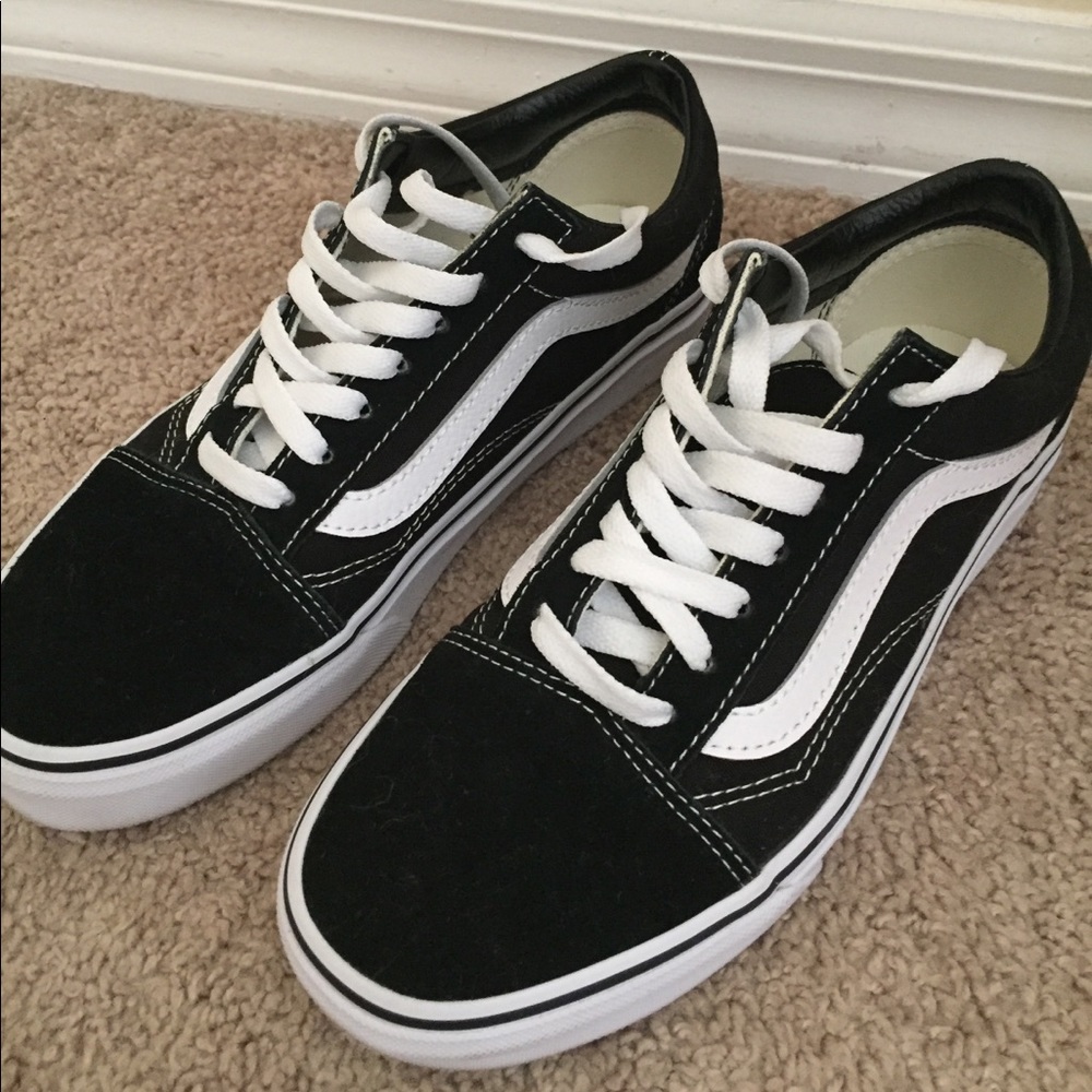 black and white lace up vans